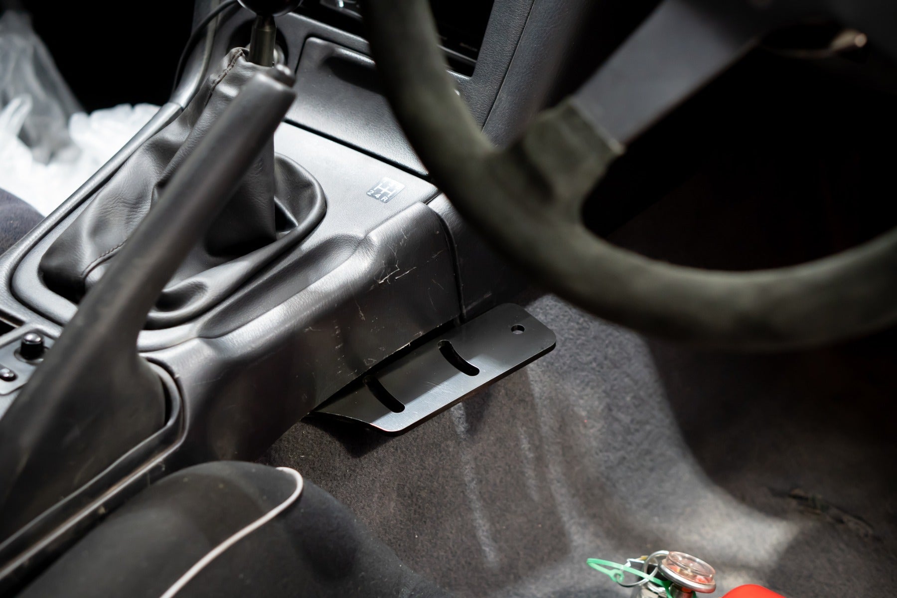 S-chassis handbrake mount